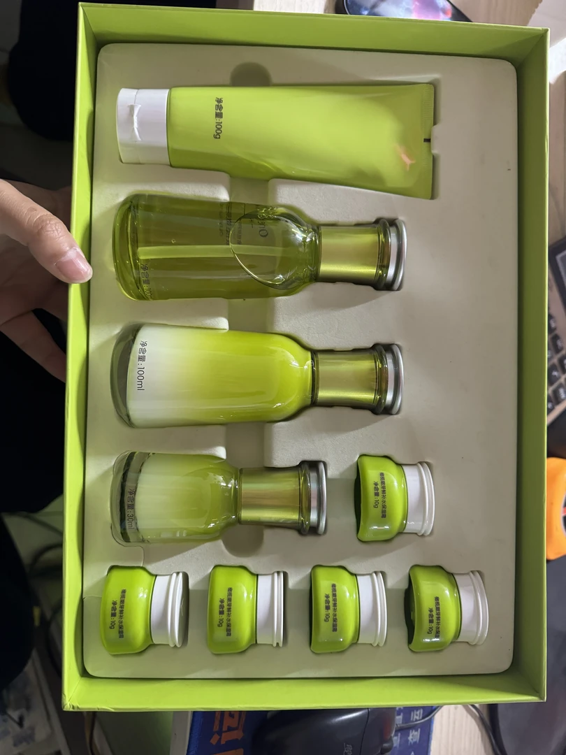 橄榄嫩芽鲜补水保湿礼盒2025年11月