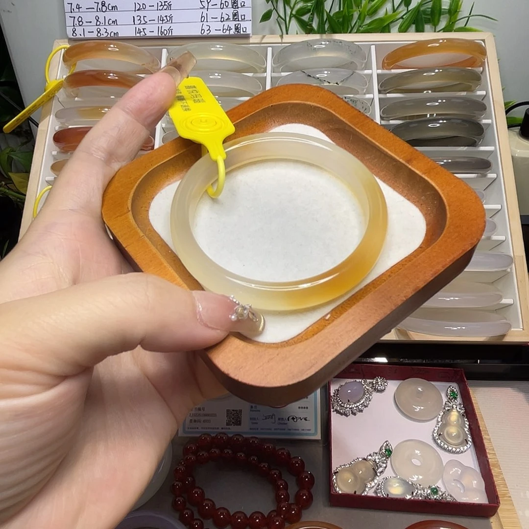 玛瑙/玉髓未镶嵌手镯