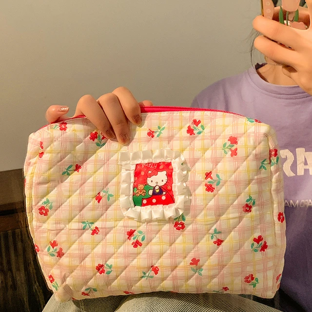 可爱化妆包女便携式随身外出大容量2025新款网红旅行洗漱品收纳袋