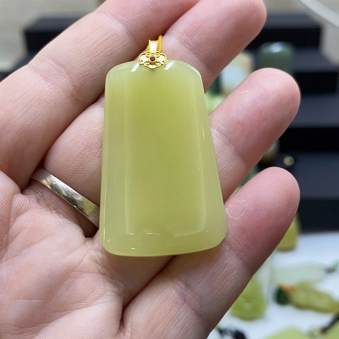 和田玉18K金镶嵌颈饰