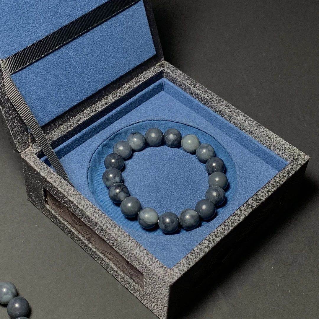 F1971珠宝玉石精选和田玉手串