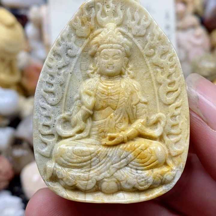 颈饰未镶嵌硅化珊瑚（珊瑚玉）