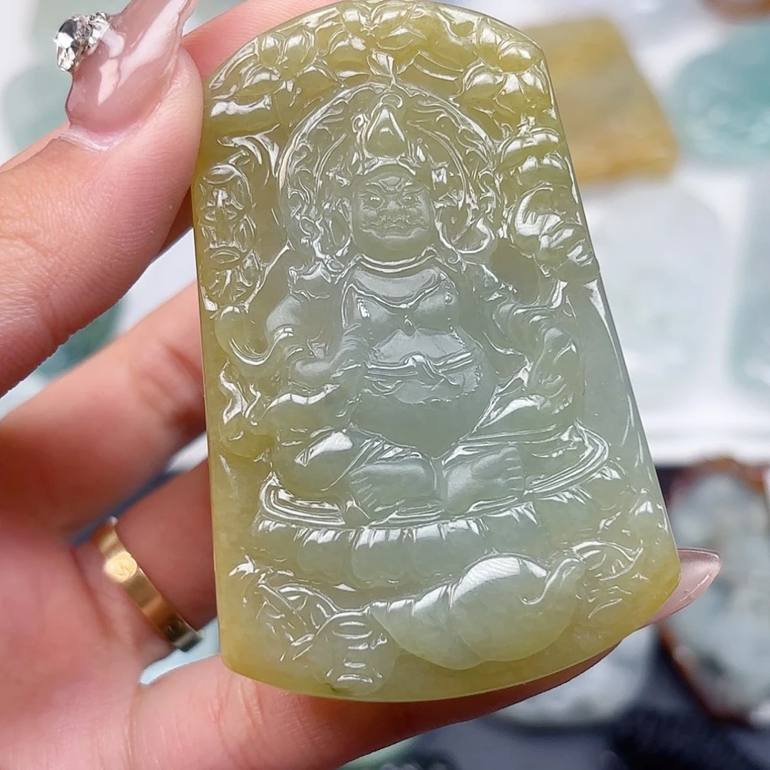 创***一翡翠未镶嵌颈饰黄财神