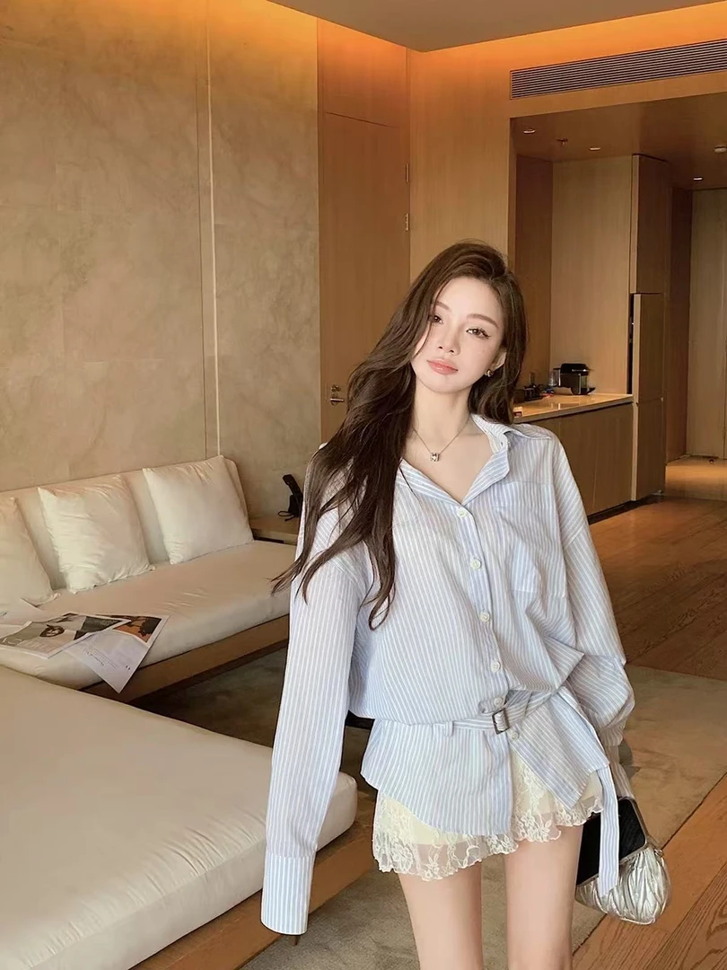 邱肉瑶温柔条纹蓝色衬衫蕾丝裙套装女夏季新款白色百搭气质两件套