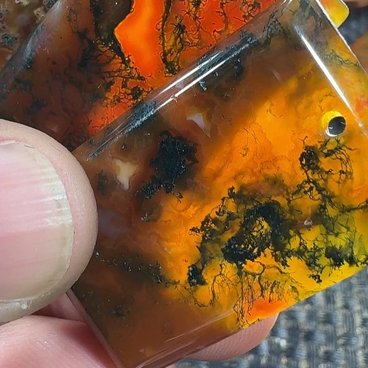 永***，玛瑙/玉髓未镶嵌颈饰