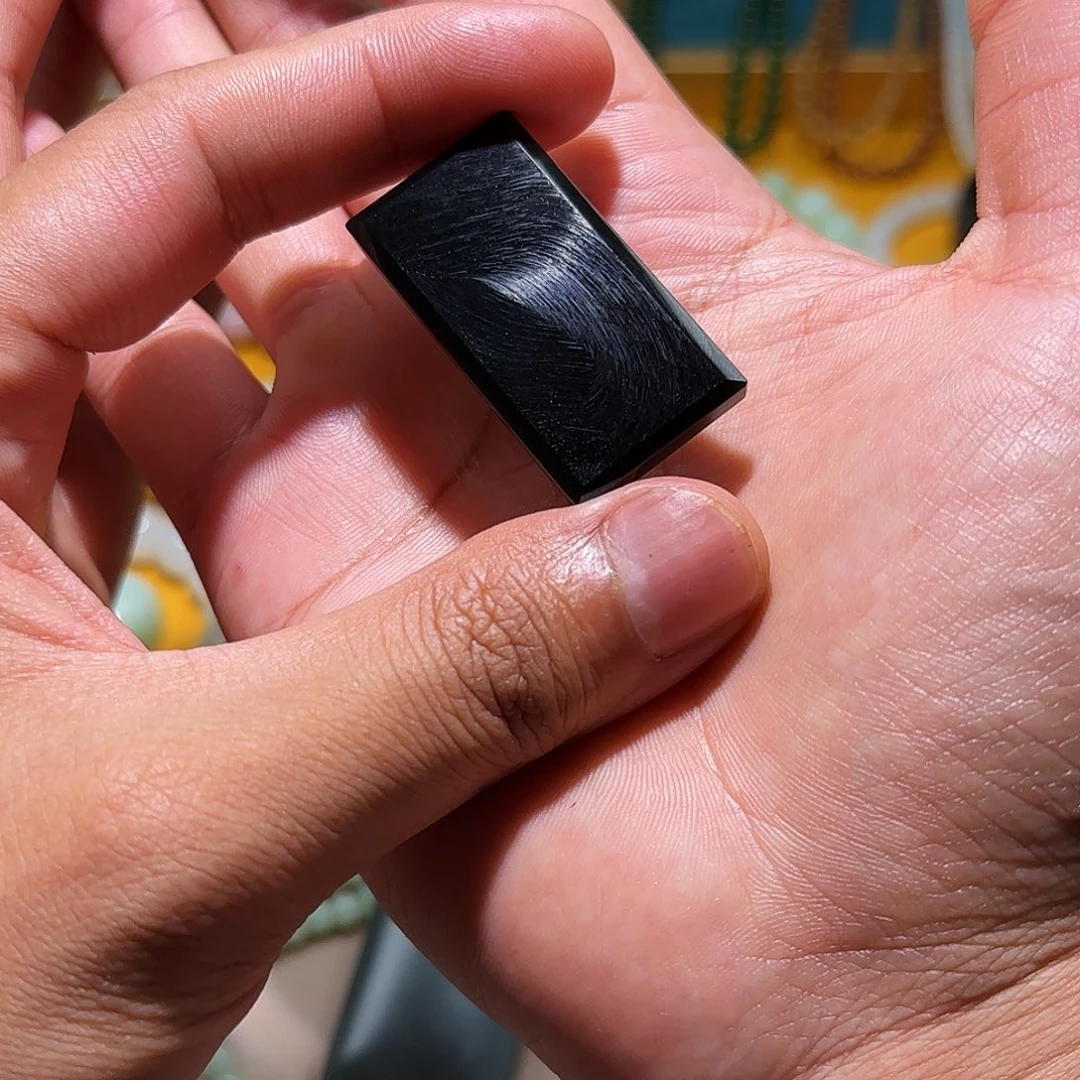 和田玉未镶嵌耳坠