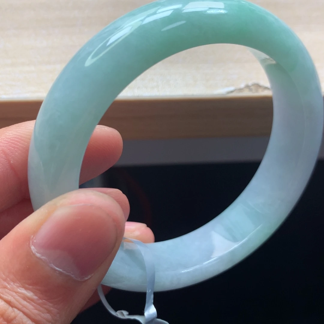 未镶嵌手镯翡翠手镯