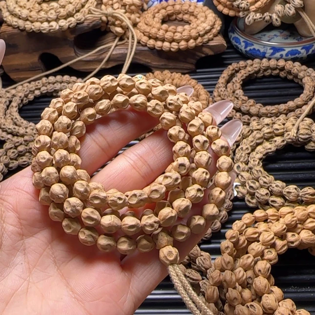 【闪购商品】吊坠柏香籽/百香籽刘***i