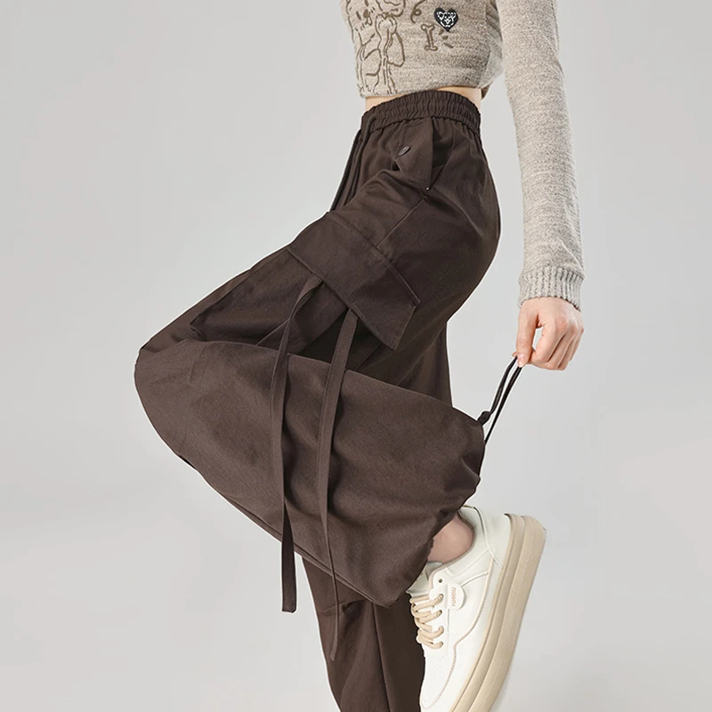 咖啡色工装裤女春秋款2025新款酷飒风抽绳束脚两穿窄版直筒运动裤