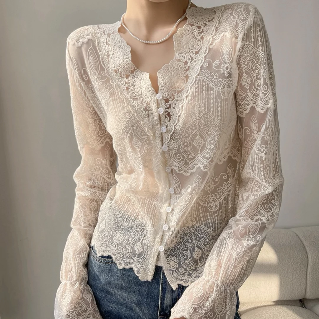 v领蕾丝打底衫女长袖2025新款春装高级感内搭外穿网纱t恤修身上衣