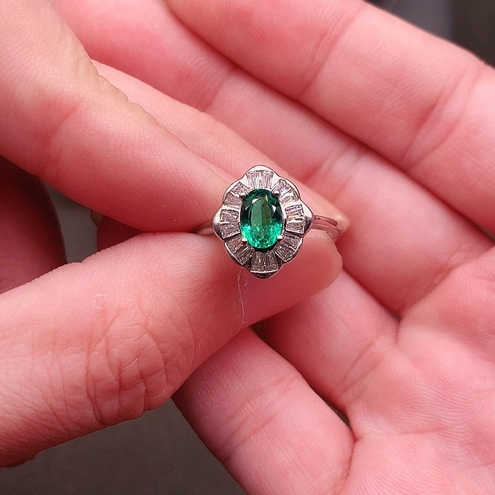 银S925镶嵌戒指祖母绿