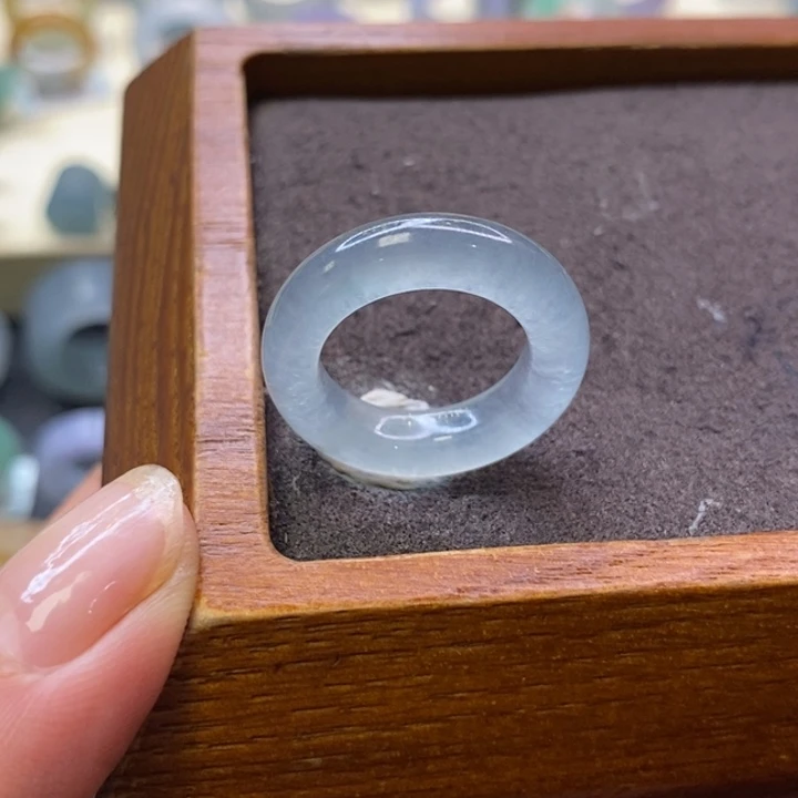 翡翠未镶嵌戒指翡翠