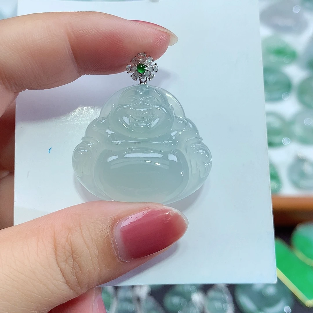 翡翠18K金镶嵌颈饰佛
