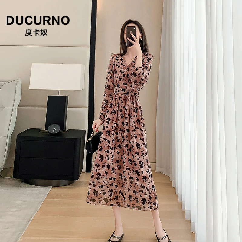 法式长袖雪纺碎花连衣裙女早秋季2025新款长裙v领气质显瘦a字裙子