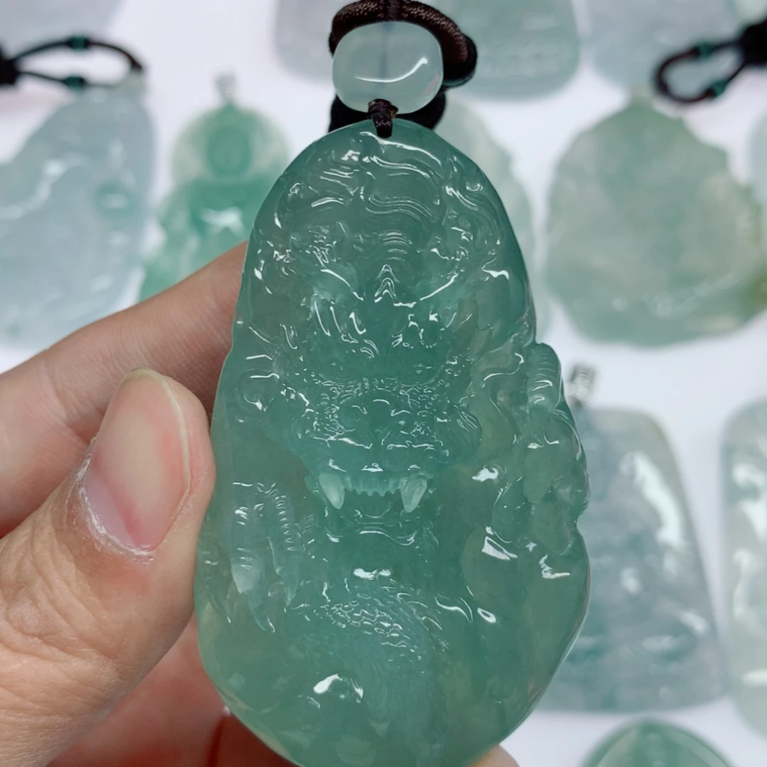 小***店翡翠未镶嵌颈饰龙牌
