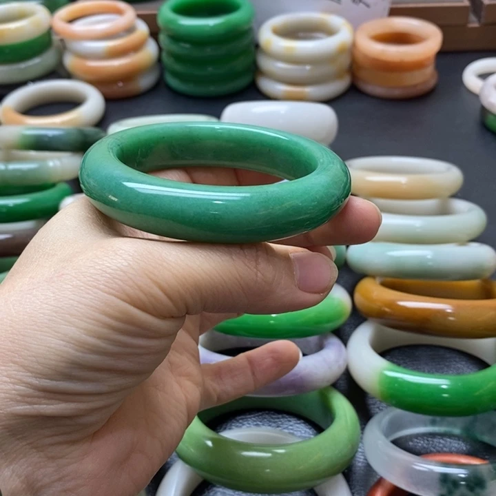 石英质玉手镯未镶嵌苹**奇