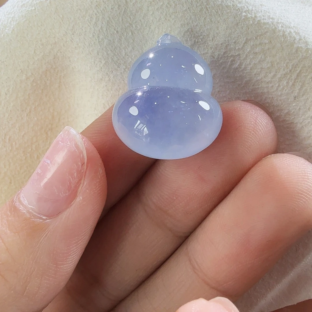 翡翠未镶嵌颈饰胖葫芦