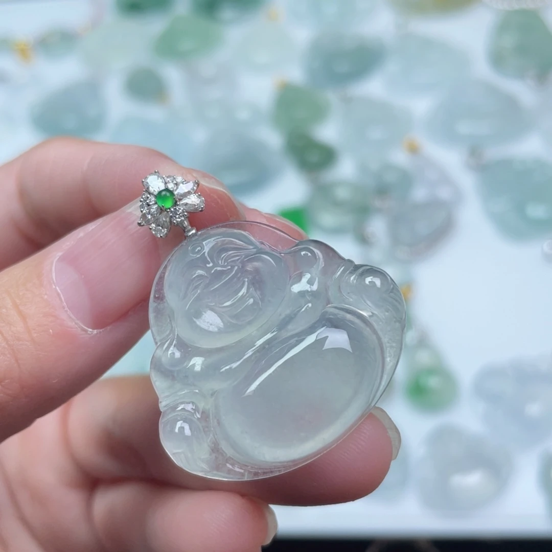 翡翠18K金镶嵌颈饰