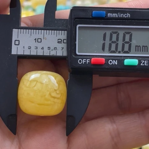 【闪购商品】未镶嵌蜜蜡裸石44号