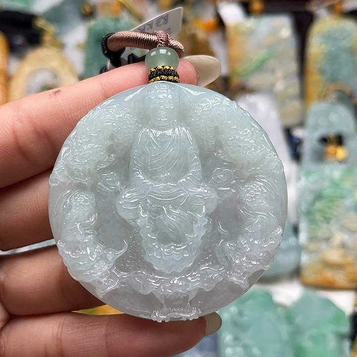 翡翠未镶嵌颈饰大日如来