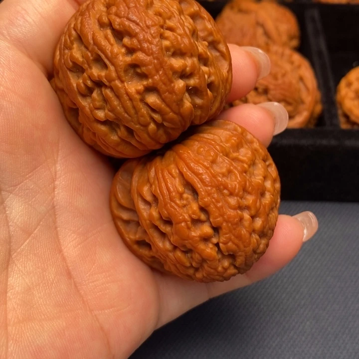 文玩核桃把件红狮子39