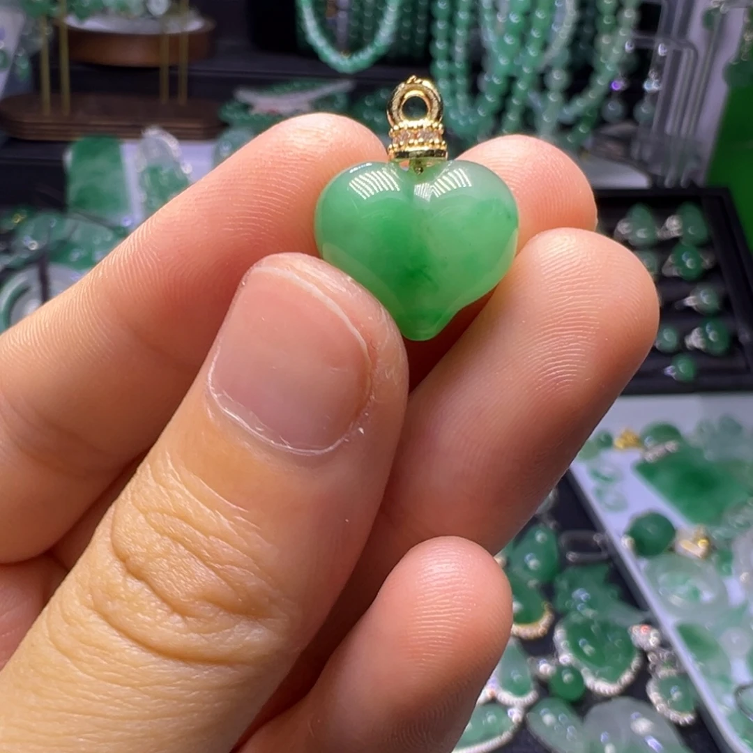 石英质玉未镶嵌颈饰