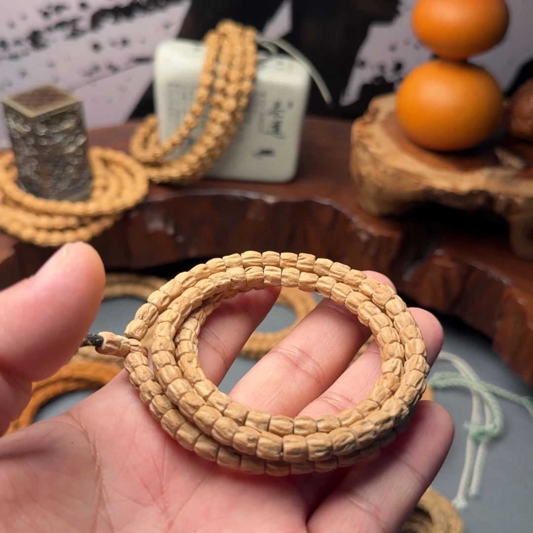 l***物吊坠柏香籽/百香籽