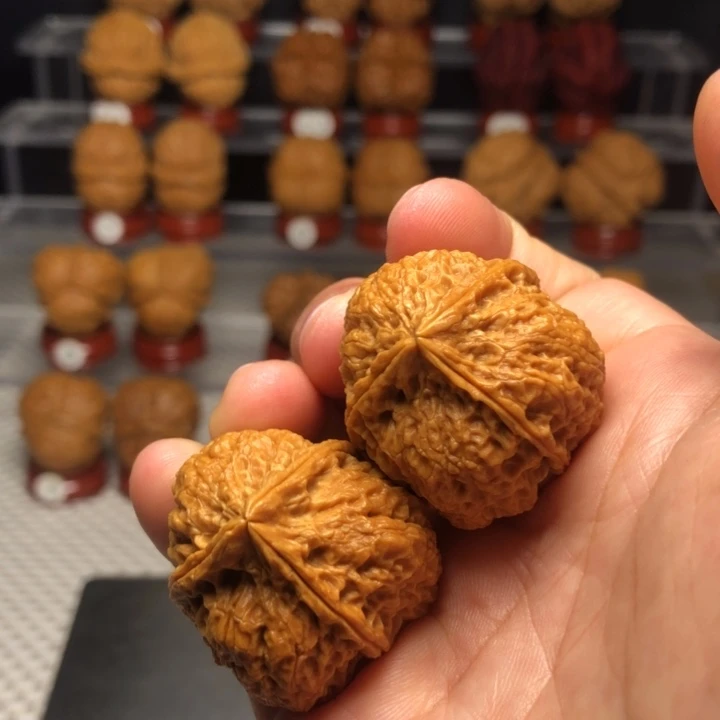 文玩核桃把件9密纹三棱