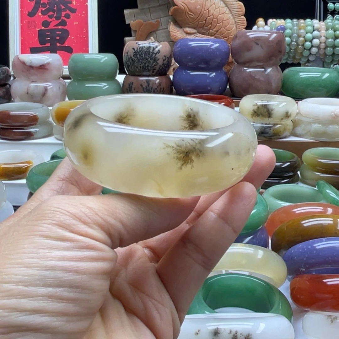 S***韩石英岩玉未镶嵌手镯