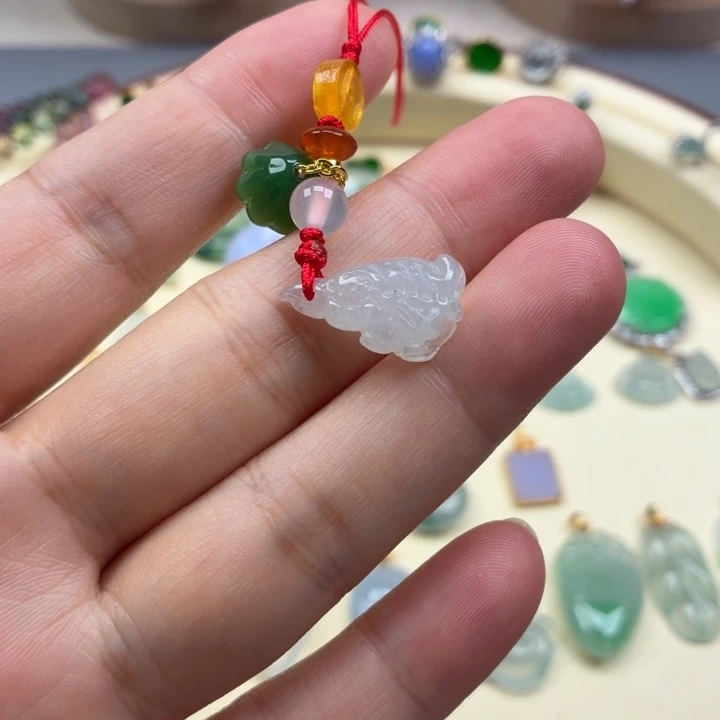 翡翠未镶嵌颈饰翡翠白菜红绳