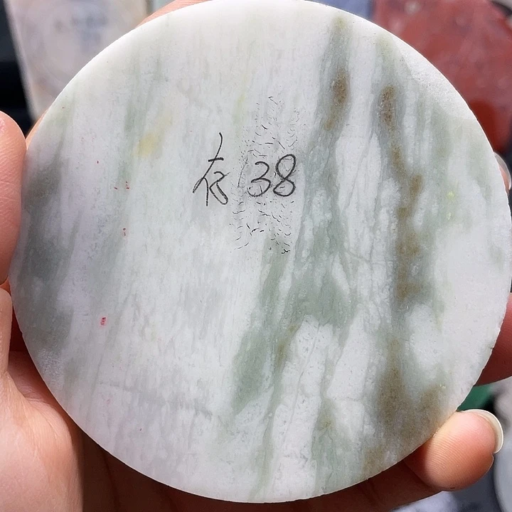 三***倾石英质玉未镶嵌手镯