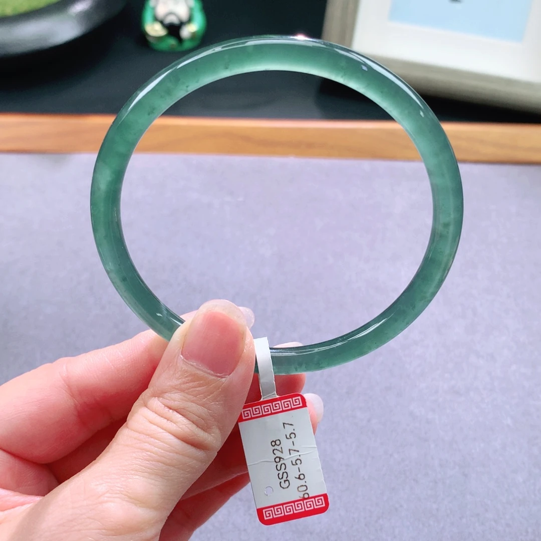 翡翠手镯未镶嵌天然翡翠手镯