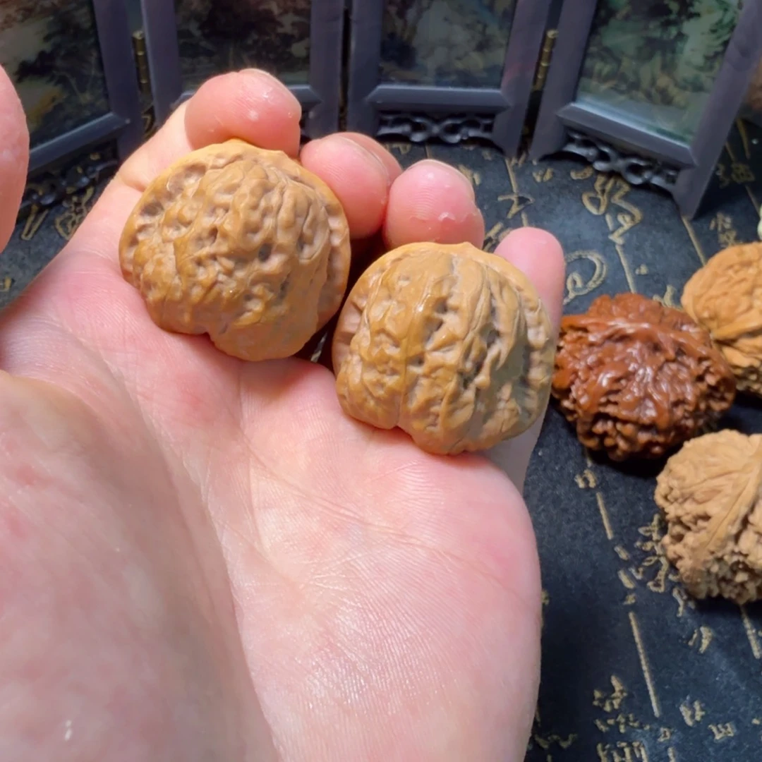 文玩核桃吊坠东*?小树蛙32