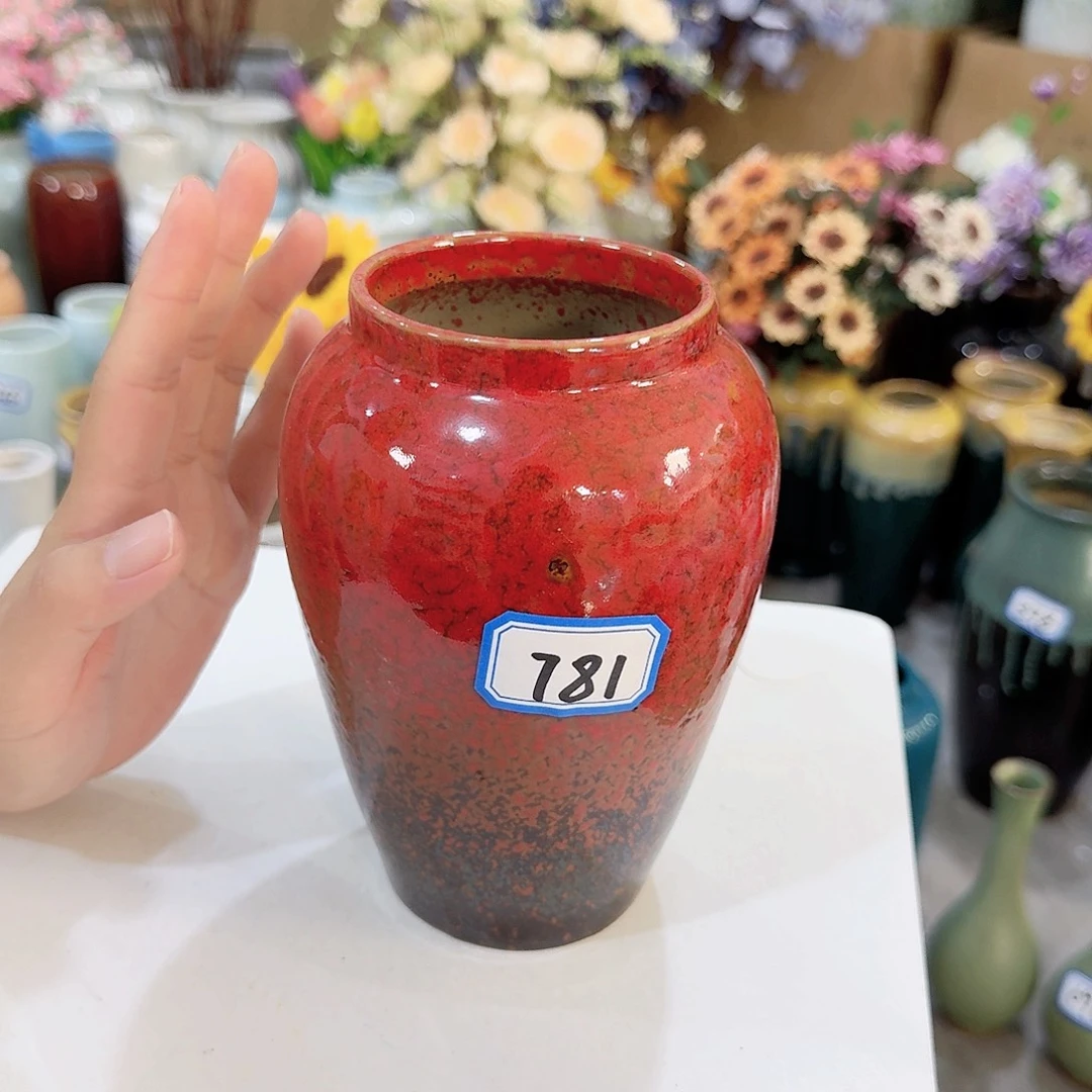 781号小花瓶高16厘米微瑕一个
