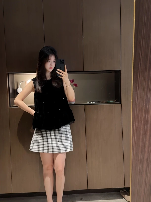 法式赫本风重工手作钉珠荷叶边下摆真丝丝绒上衣I6350