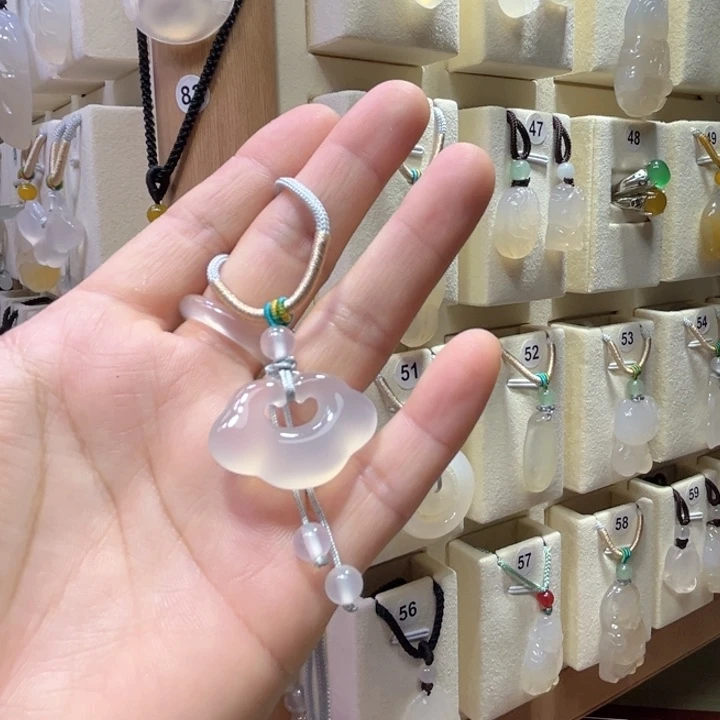 玛瑙/玉髓颈饰未镶嵌ღ*年