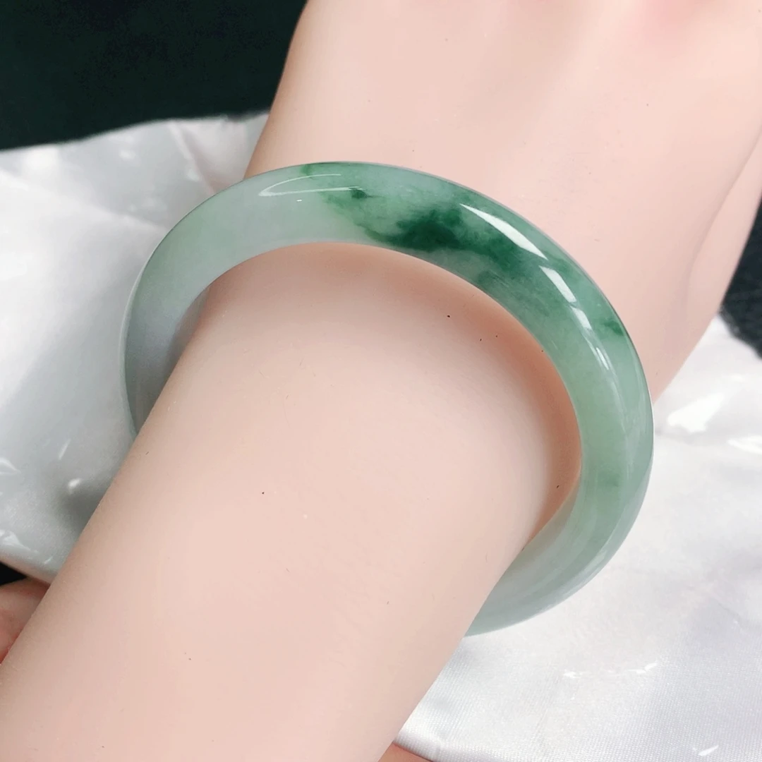 翡翠未镶嵌手镯   编号35 正圈56+