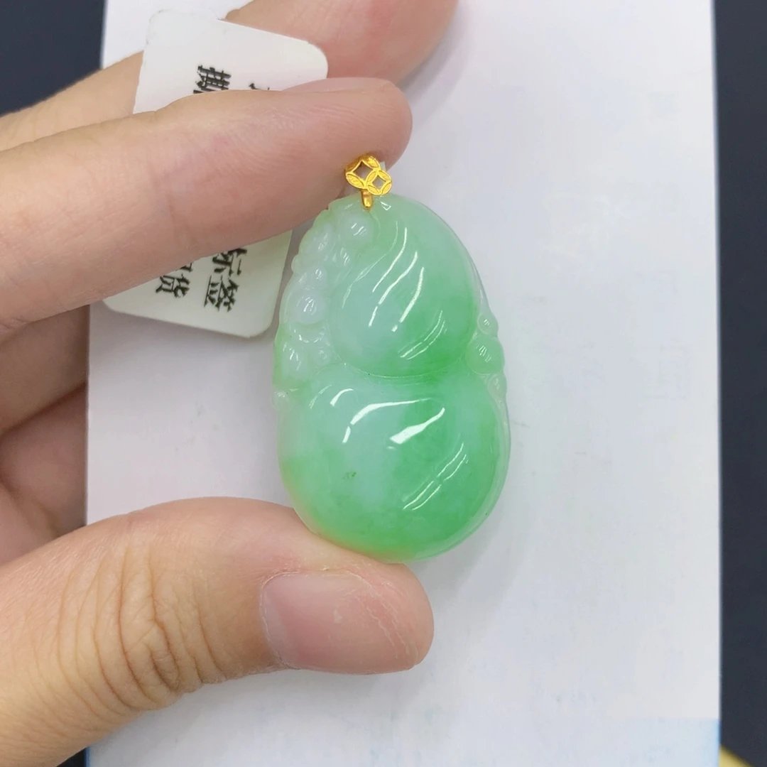 翡翠18K金镶嵌颈饰翡翠