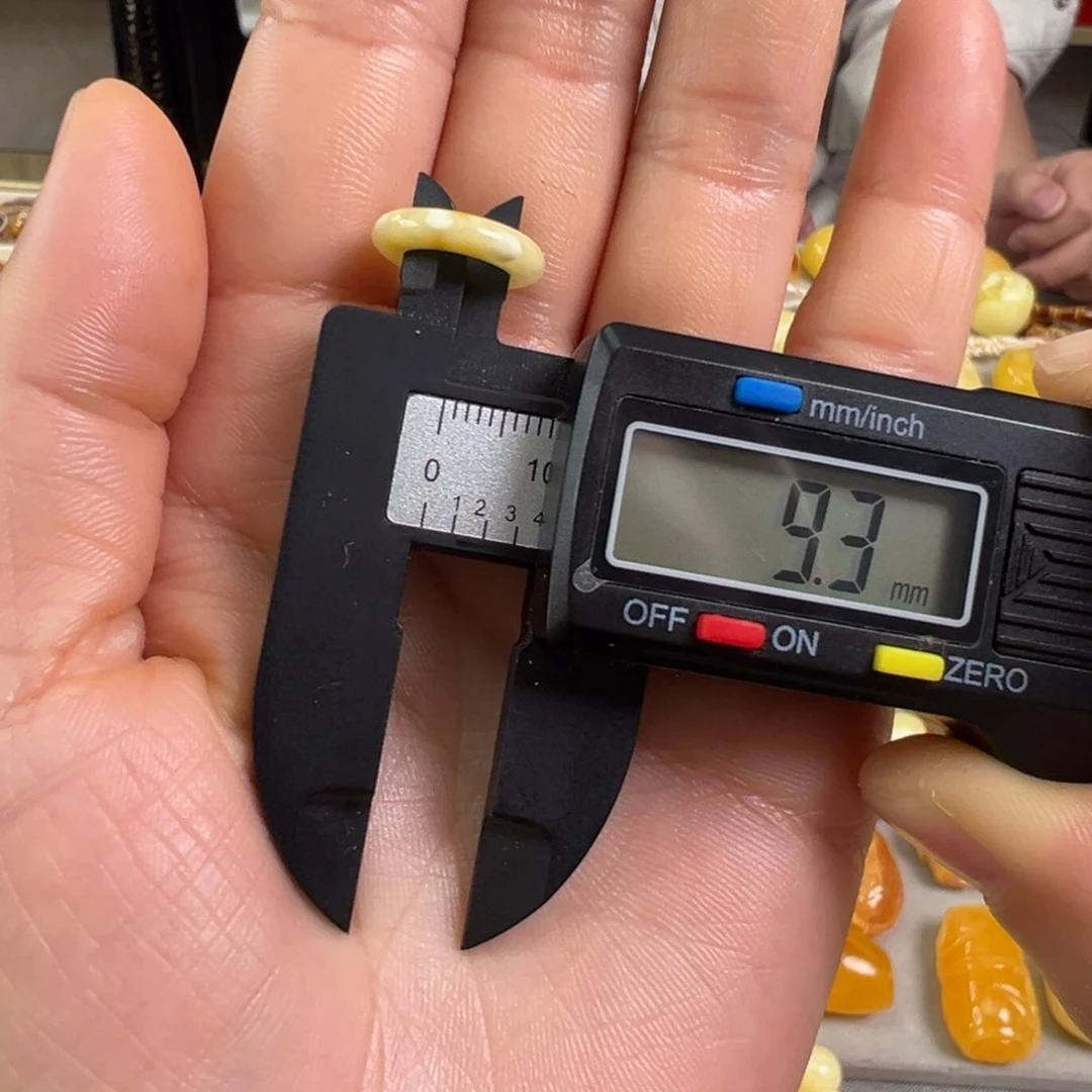 蜜蜡裸石未镶嵌蜜蜡