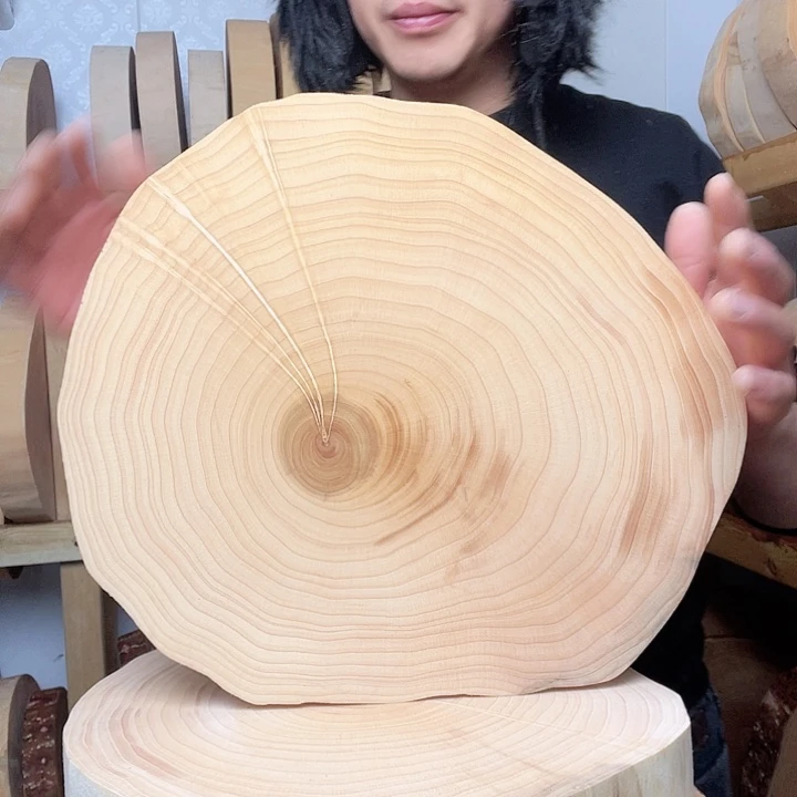 盛***天木银杏树菜板原木切割