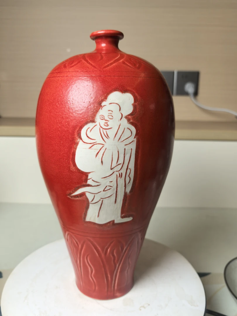 定窑全品相陶瓷梅瓶一件