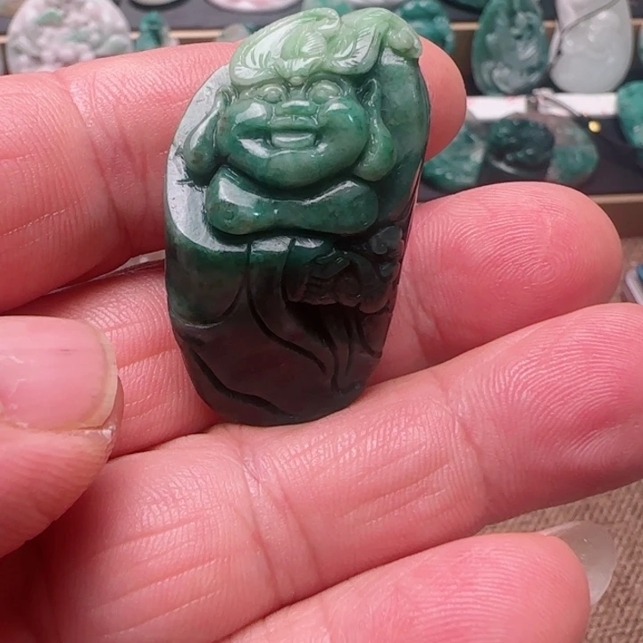 独山玉未镶嵌颈饰