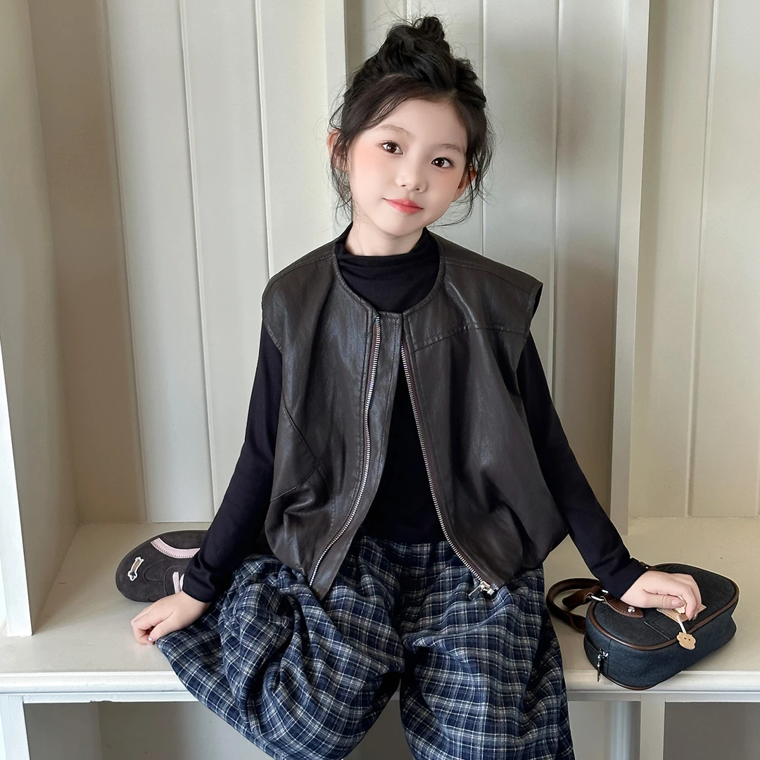 女童皮马甲2025新款中大童韩版时髦休闲春秋看儿童休闲格子裤秋装