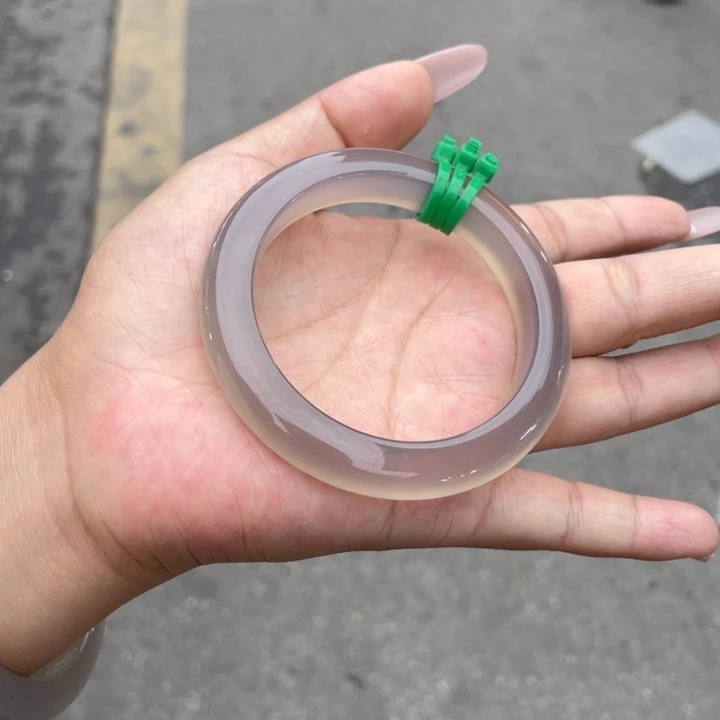 吹****玛瑙/玉髓手镯未镶嵌