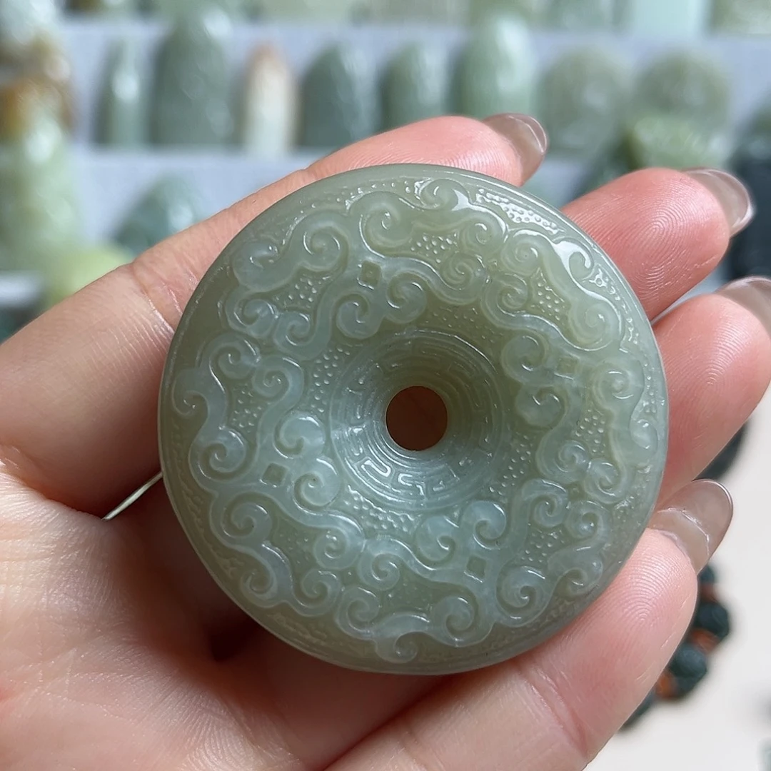 和田玉未镶嵌把件