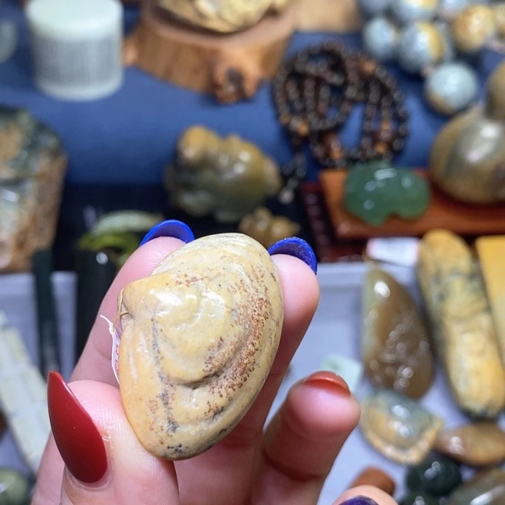 岫岩河磨玉（透闪石质玉）吊坠未镶嵌