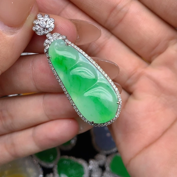 翡翠18K金镶嵌吊坠(不含链)