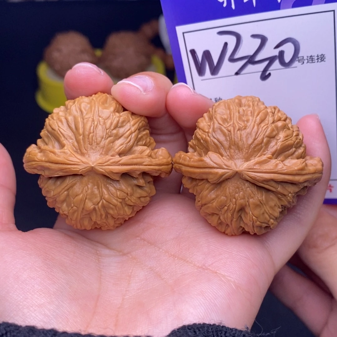 文玩核桃吊坠W330链接 白狮子43尺