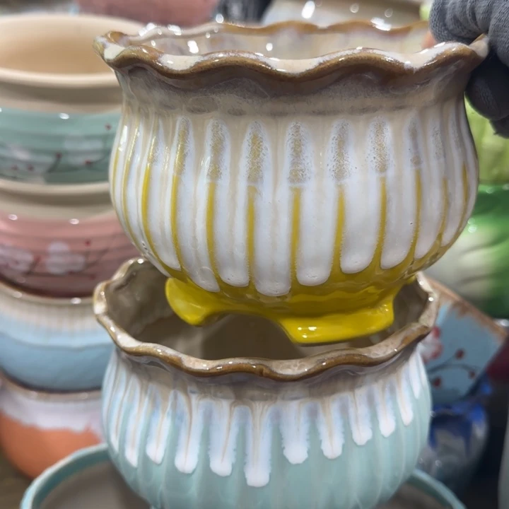 凑9块包邮，有孔，陶瓷花盆