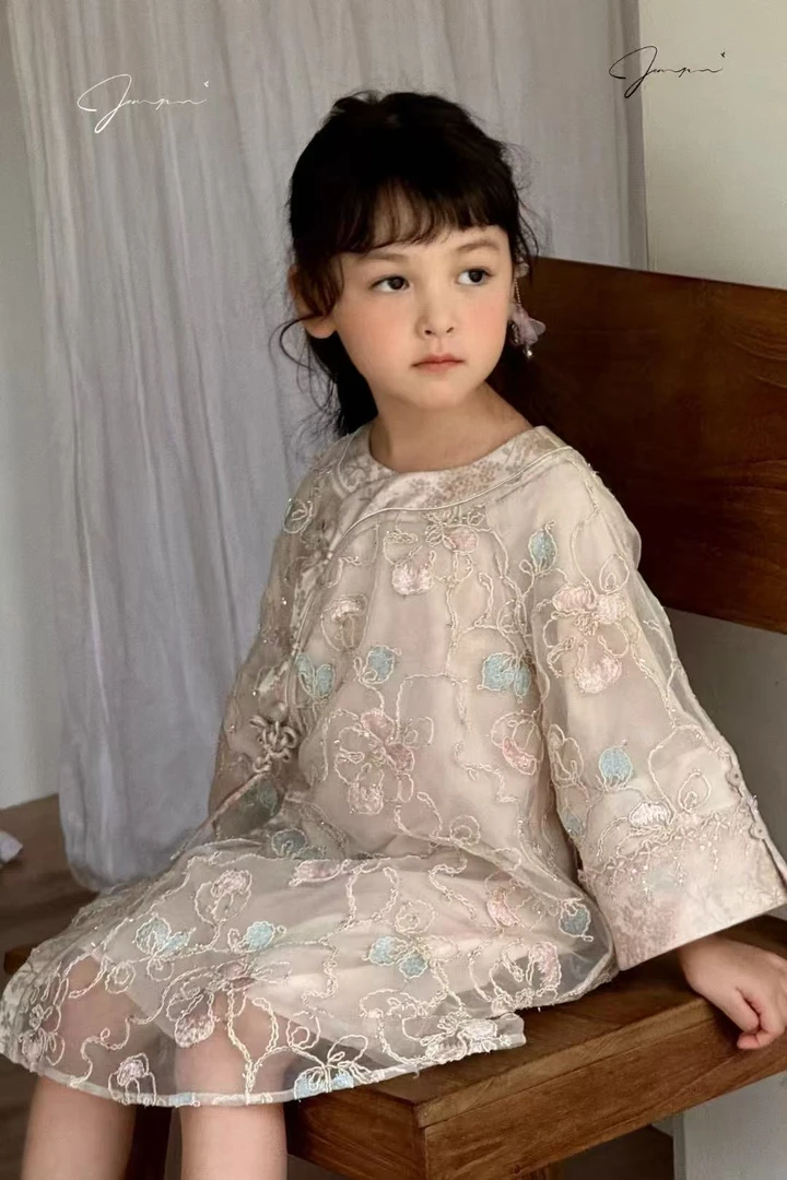 又赫冬季男女童卫衣T恤008